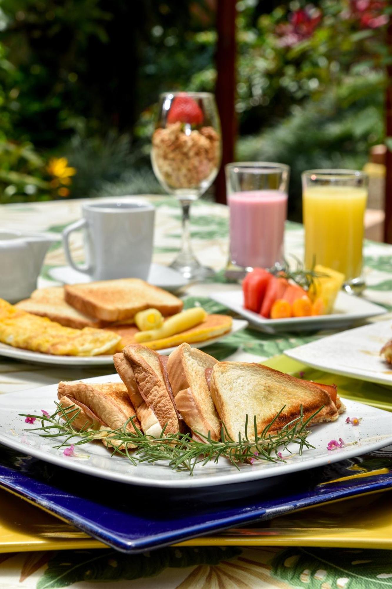 La Campana Hotel Boutique Меделин Екстериор снимка