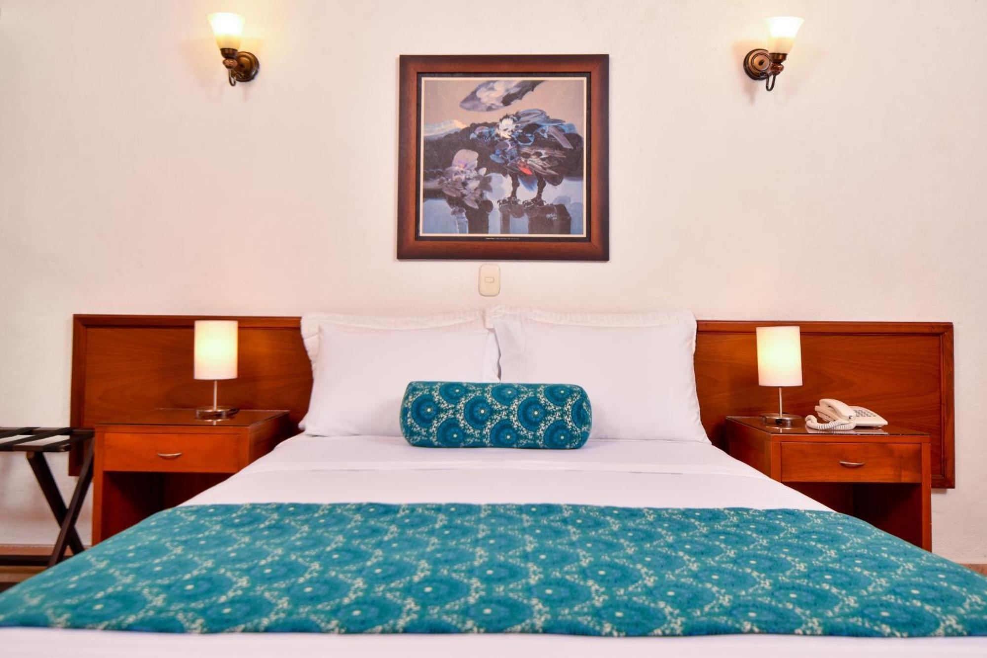 La Campana Hotel Boutique Меделин Екстериор снимка