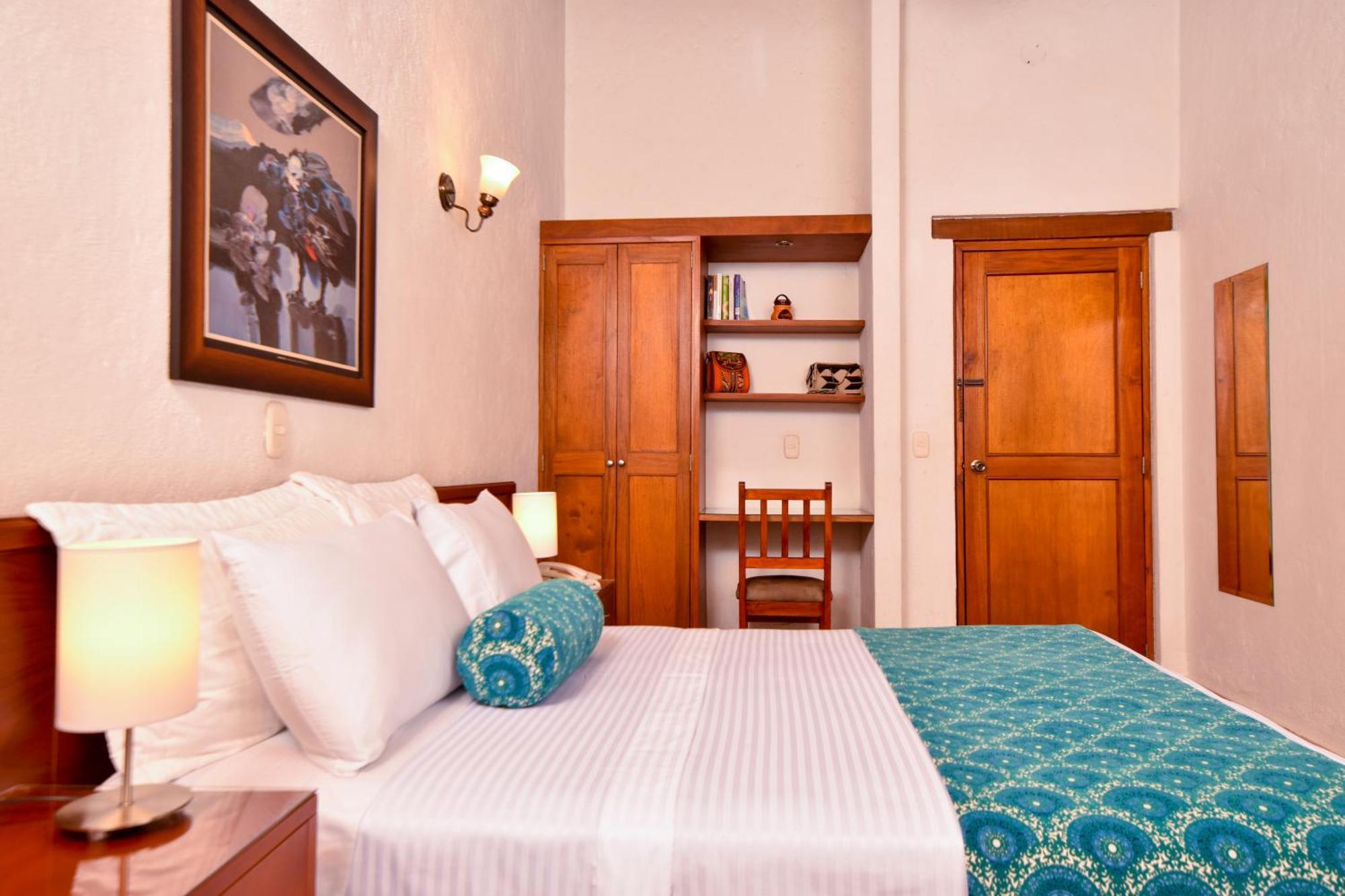 La Campana Hotel Boutique Меделин Екстериор снимка