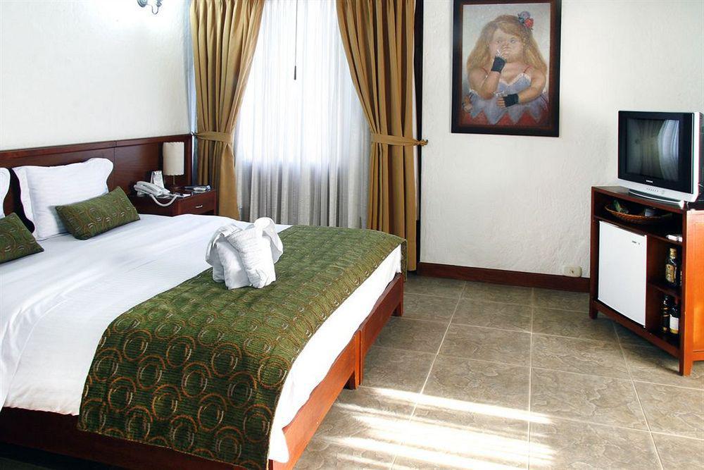 La Campana Hotel Boutique Меделин Стая снимка